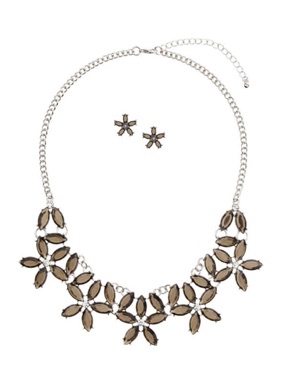 Flower necklace and studs.jpg